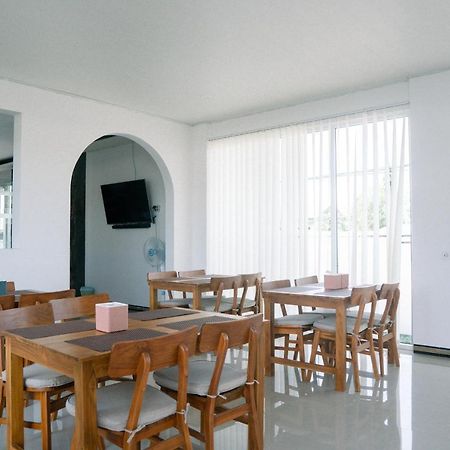 Christika Homestay Labuan Bajo Exterior foto