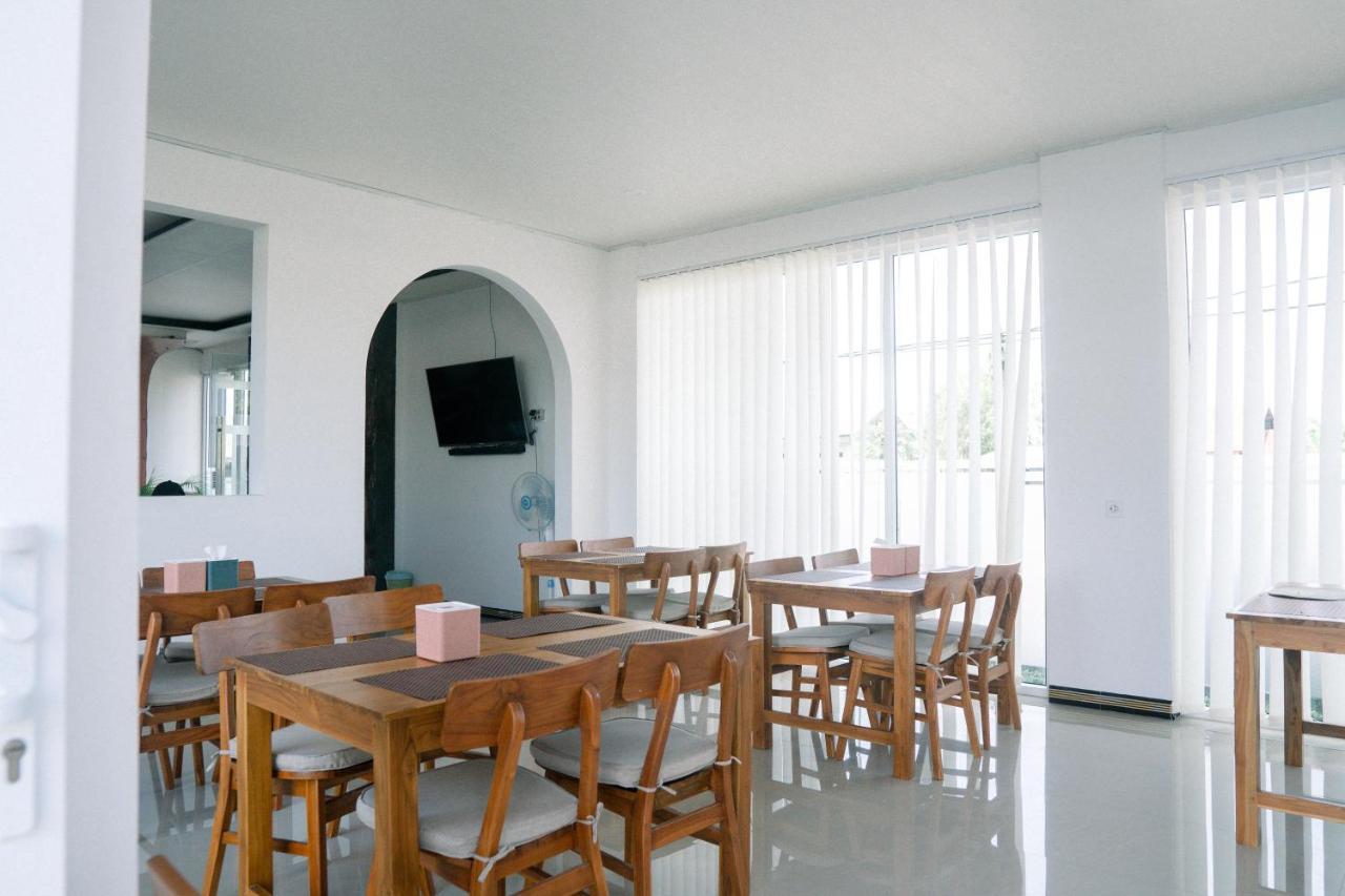 Christika Homestay Labuan Bajo Exterior foto