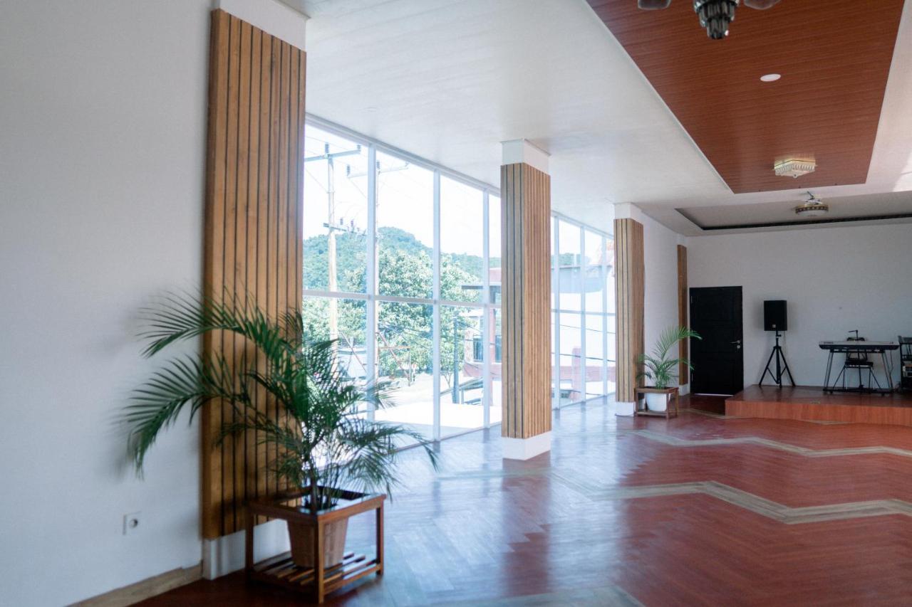 Christika Homestay Labuan Bajo Exterior foto