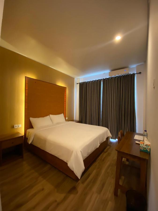 Christika Homestay Labuan Bajo Exterior foto