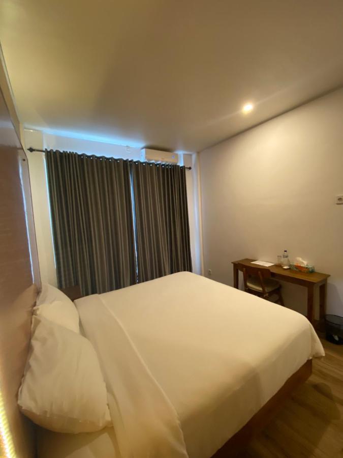 Christika Homestay Labuan Bajo Exterior foto